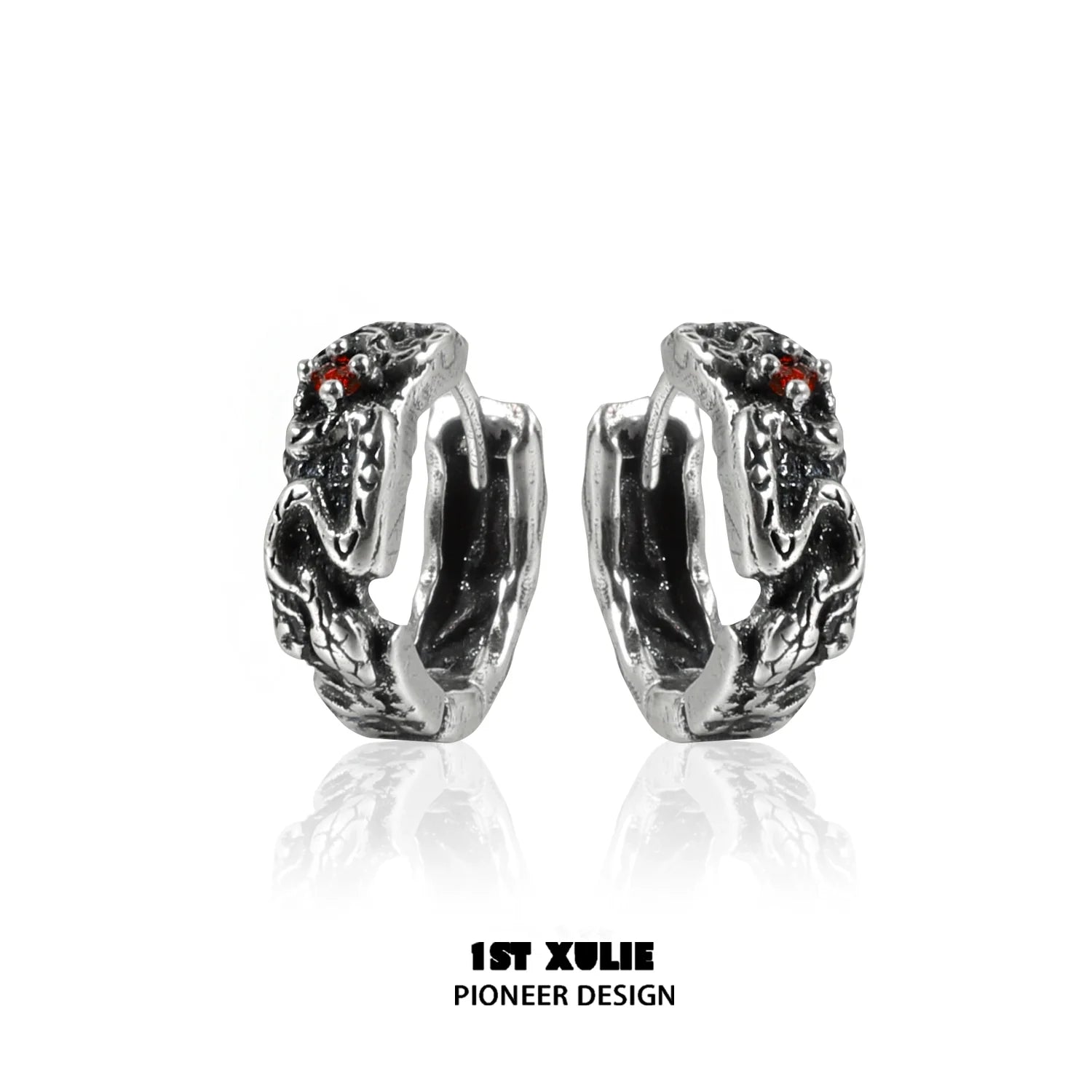 Y2K black snake earrings featuring detailed design and red accents for a stylish look