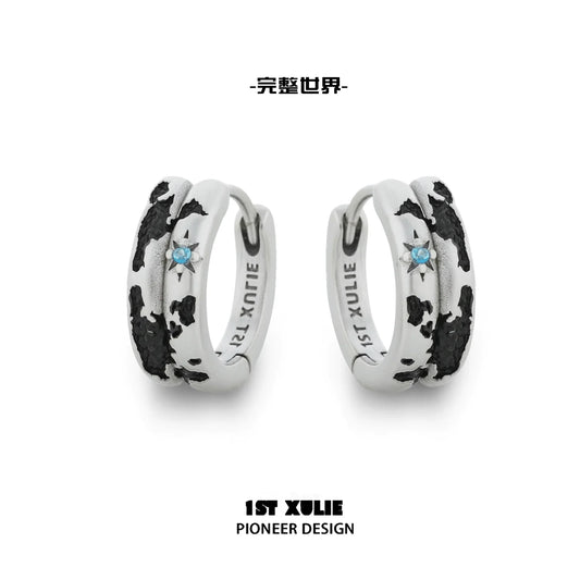 1ST XULIE Y2K planetary earrings with a unique design featuring black and white colors