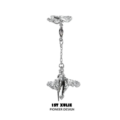 Y2K punk silver ring featuring a unique crystal design and intricate details for a bold fashion statement