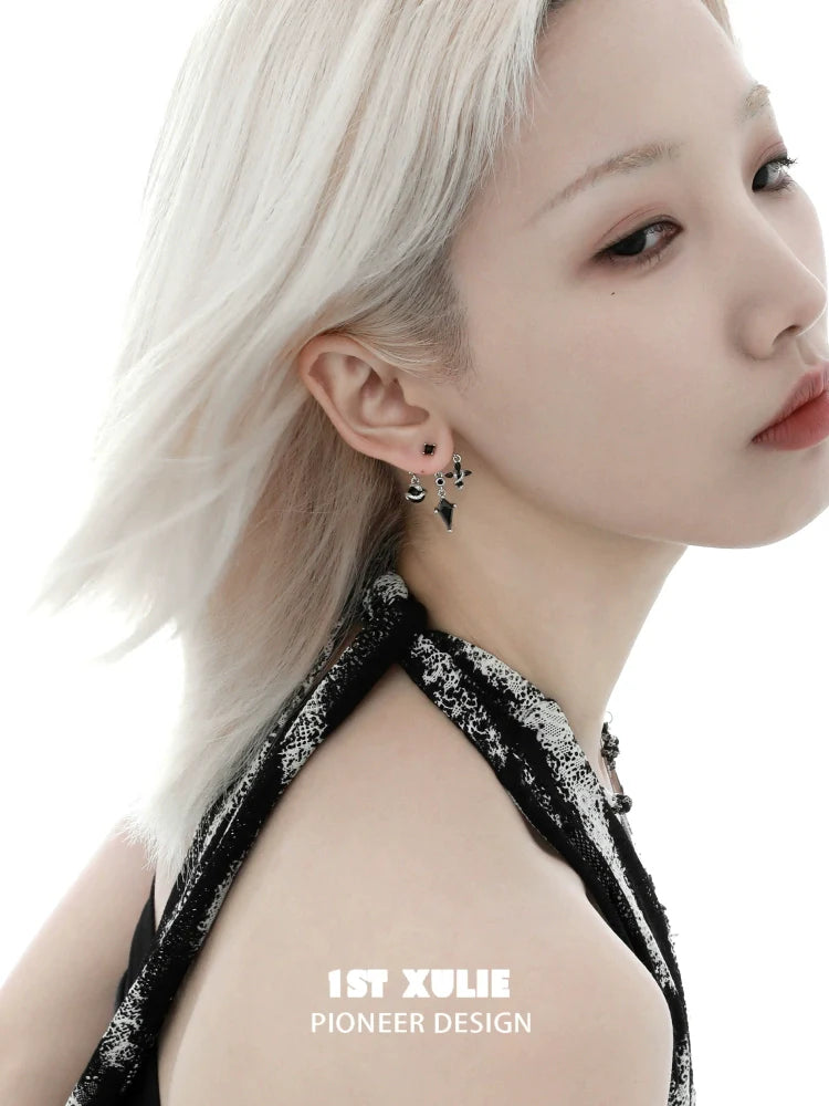 Y2K snake earrings in silver with unique design, perfect for trendy outfits