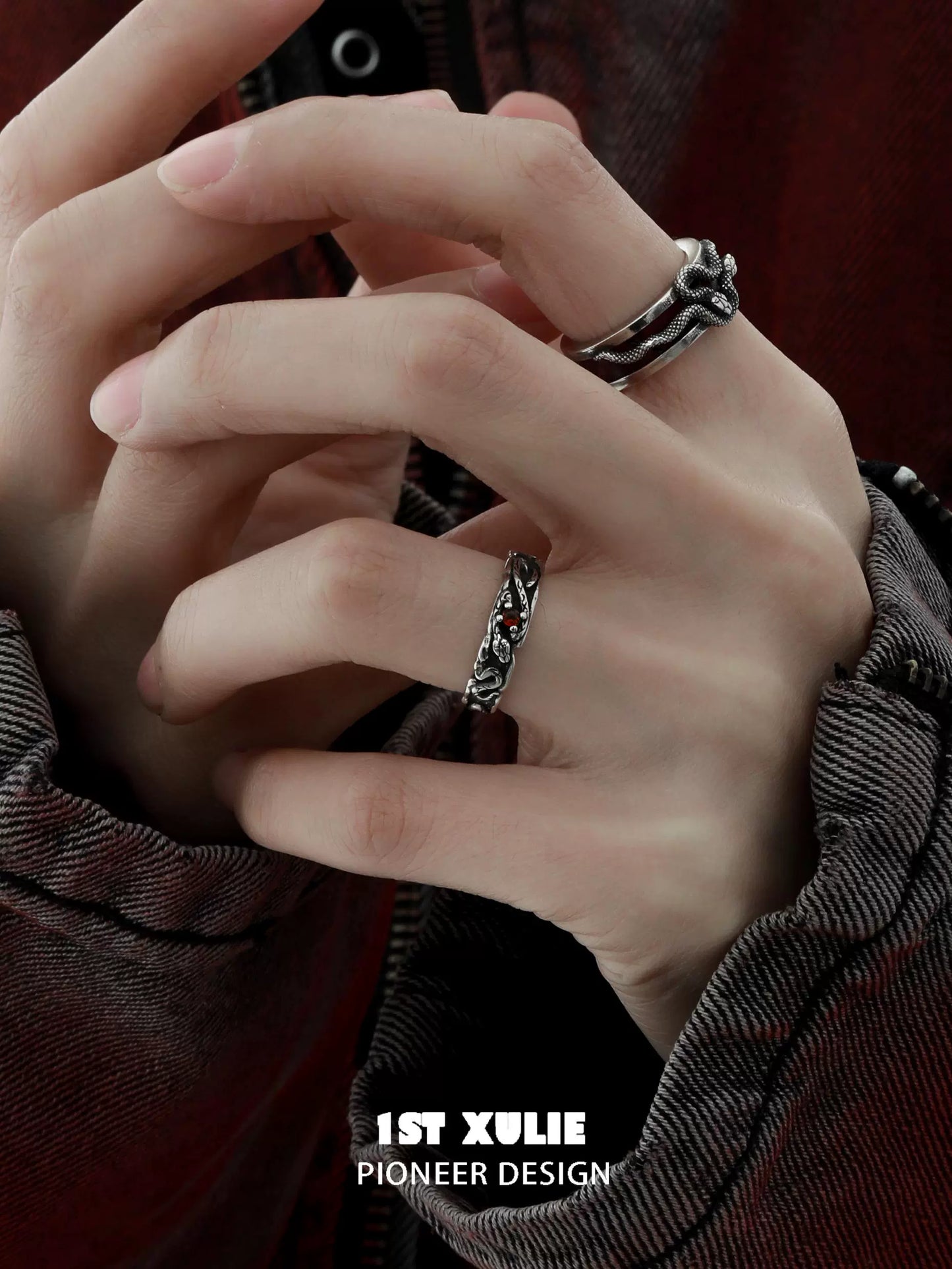 Stylish 1ST XULIE Y2K viper ring showcased on a model's hand with detailed craftsmanship